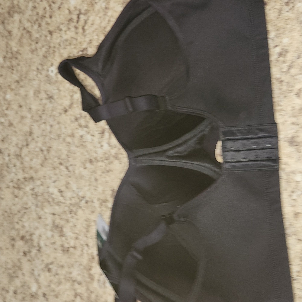 Vanity Fair Black Sport Medium Impact Wireless Bra Size 40D NWT - Picture 7 of 7
